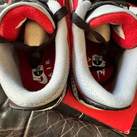 Jordan 3 Unite - Picture 4 of 11